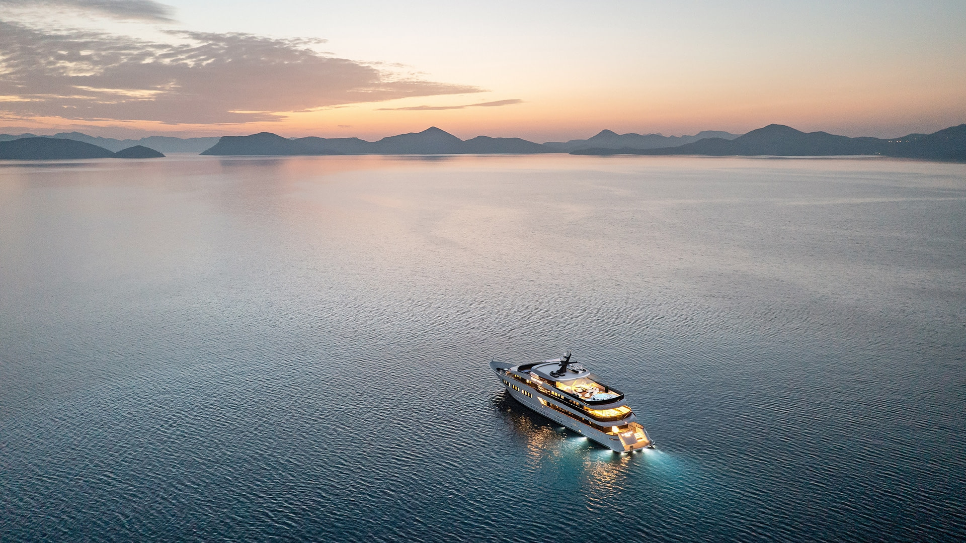 black-swan-superyacht-charter